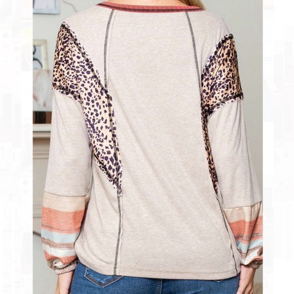 🆕NEW!🛍️Take It Easy Leopard Top 🐾 - Picture 3 of 5